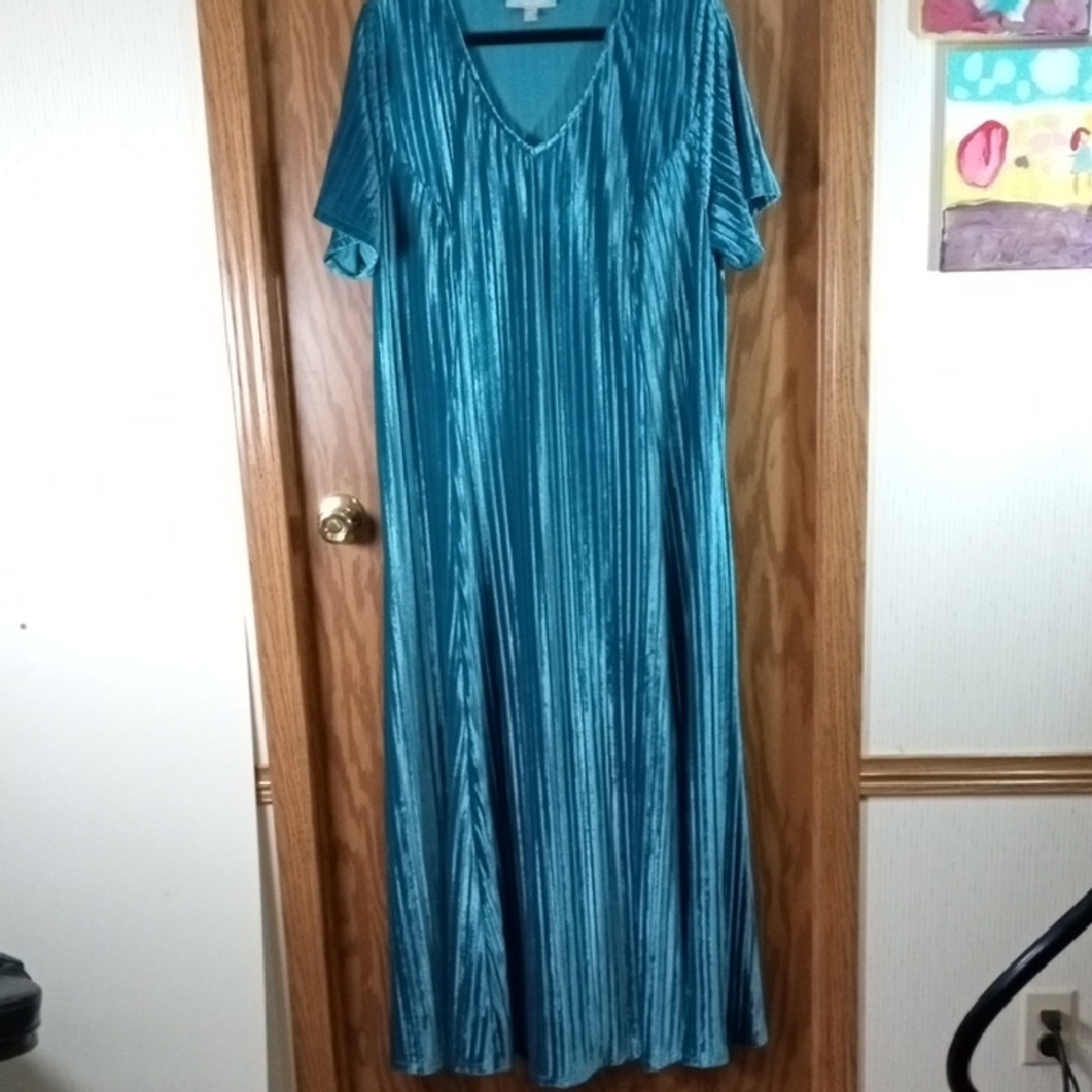 Elegant Teal Maxi Dress